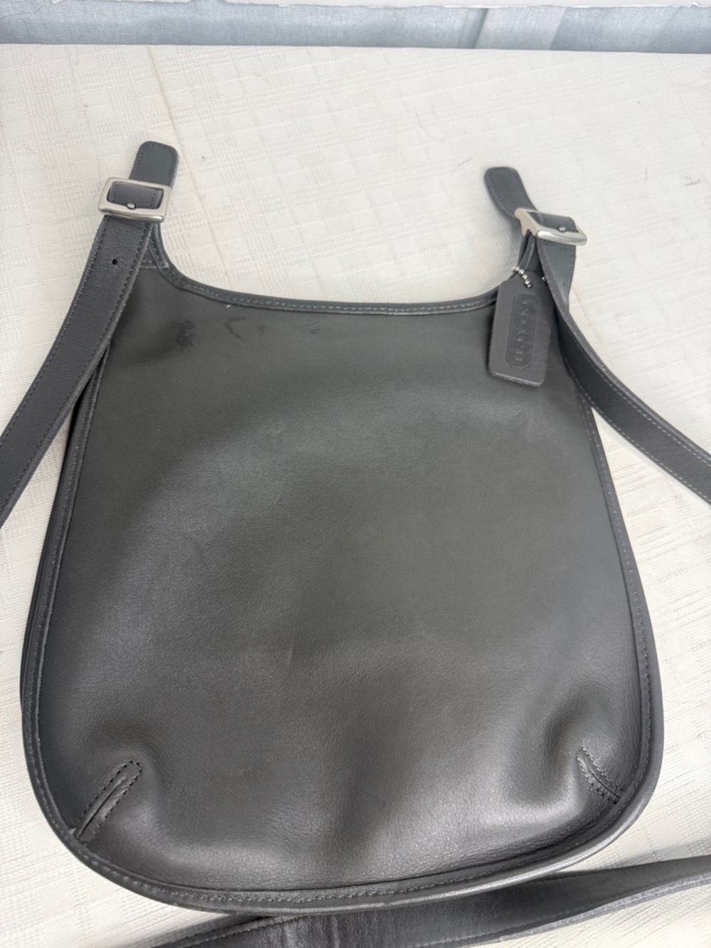 COACH VINTAGE Slim Hippie Flap Saddle Bag. - Picture 17 of 17